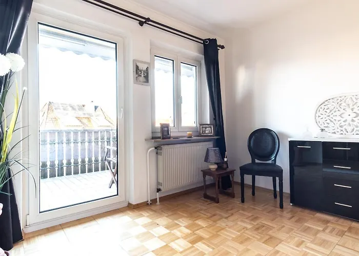 Cruwzo I Holiday Home With Balcony, Garden And Terrace